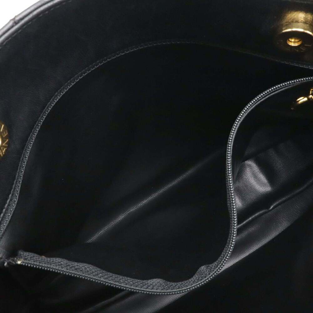 CHANEL Black Lambskin Leather Shoulder Bag - Picture 9 of 10